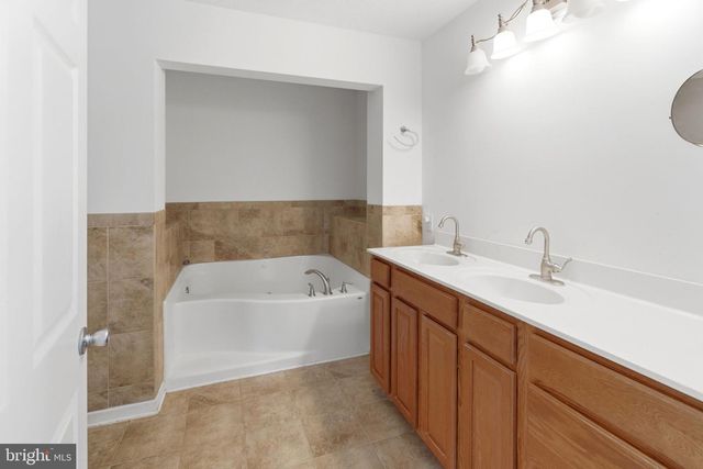 175 ROONEY RD, Hedgesville, WV 25427