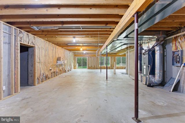 175 ROONEY RD, Hedgesville, WV 25427