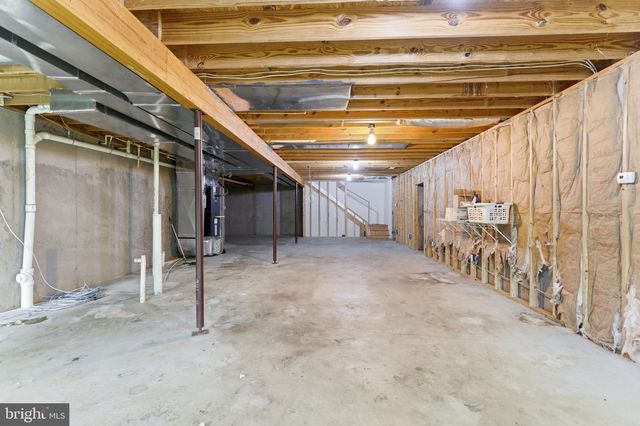 175 ROONEY RD, Hedgesville, WV 25427