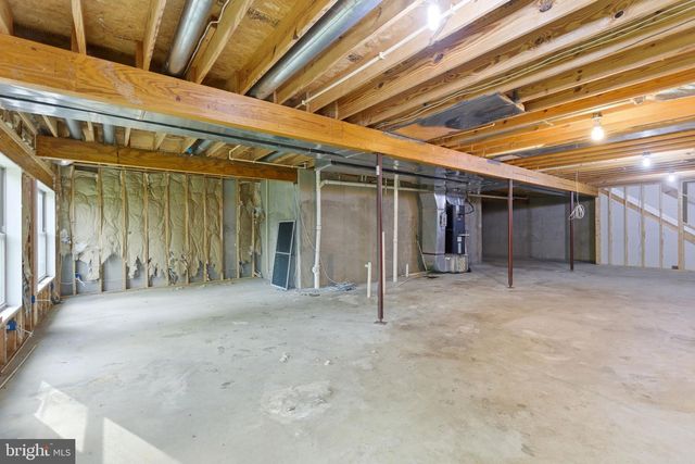 175 ROONEY RD, Hedgesville, WV 25427
