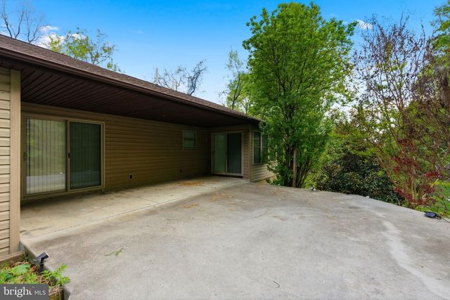 175 ROONEY RD, Hedgesville, WV 25427
