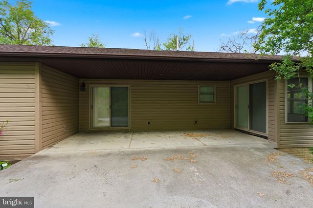 175 ROONEY RD, Hedgesville, WV 25427