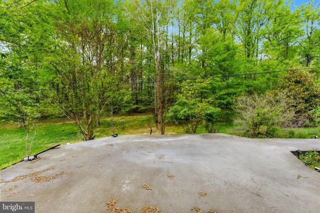 175 ROONEY RD, Hedgesville, WV 25427