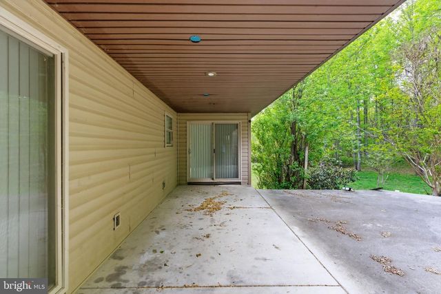 175 ROONEY RD, Hedgesville, WV 25427
