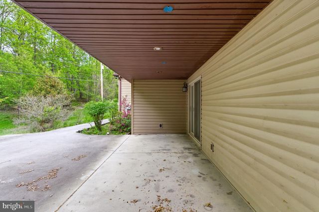 175 ROONEY RD, Hedgesville, WV 25427