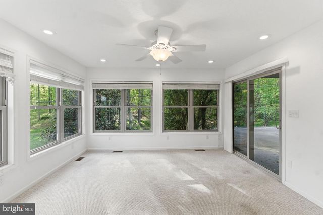 175 ROONEY RD, Hedgesville, WV 25427