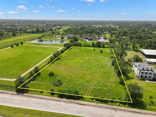 3521 Dixie Farm Road, Pearland, TX 77581