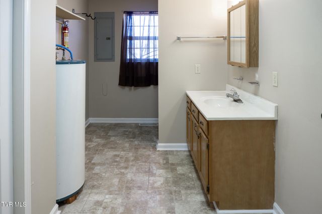 185 Davy Crockett Drive, Greeneville, TN 37743