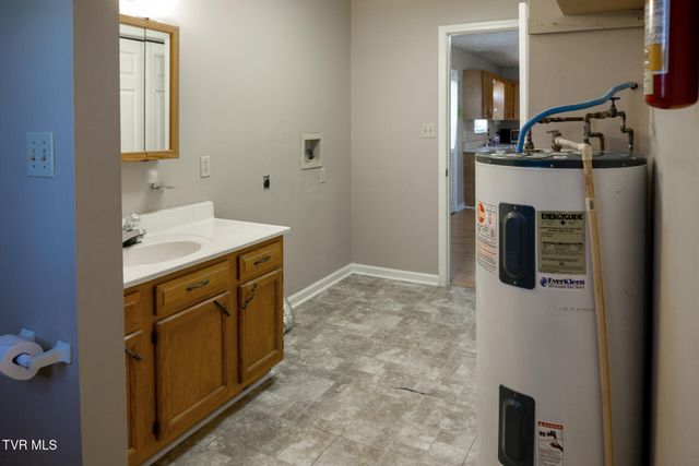 185 Davy Crockett Drive, Greeneville, TN 37743