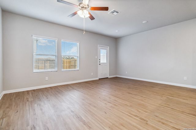 3838 Abbott Pass Unit 101, St Hedwig, TX 78152