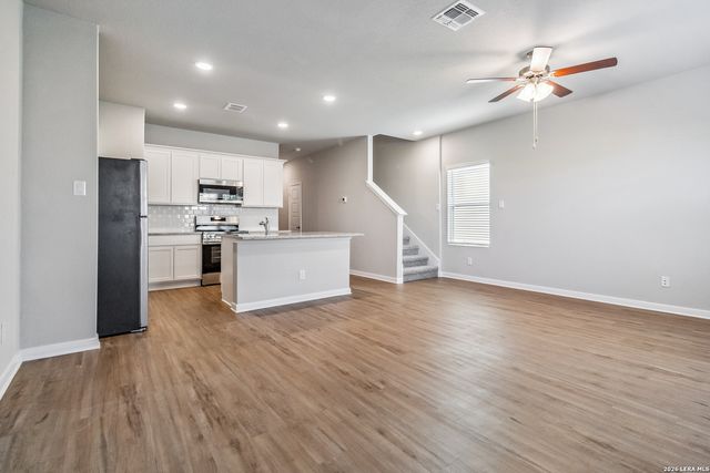 3838 Abbott Pass Unit 101, St Hedwig, TX 78152