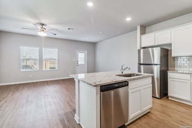 3838 Abbott Pass Unit 101, St Hedwig, TX 78152