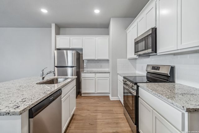 3838 Abbott Pass Unit 101, St Hedwig, TX 78152