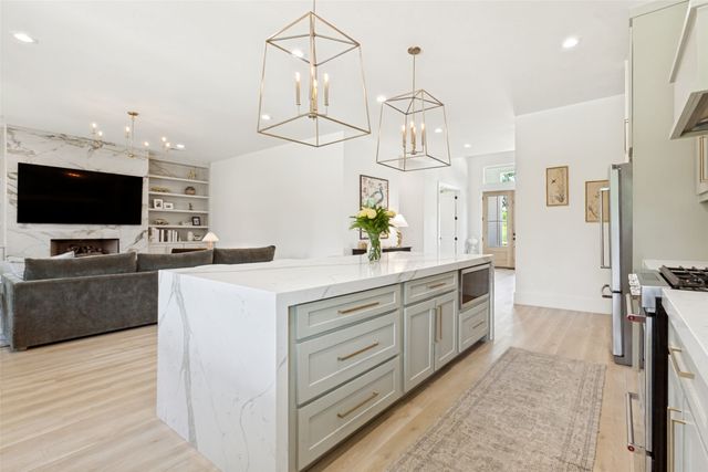 6401 Lyons Road, Garland, TX 75043