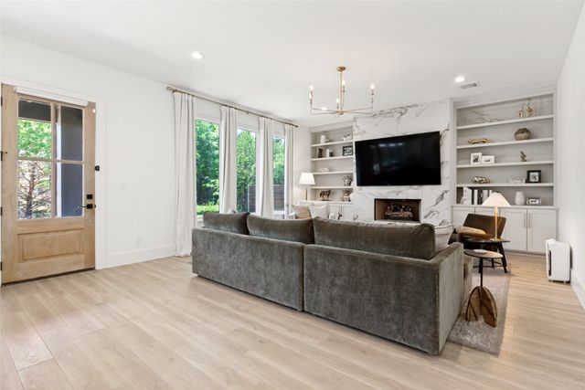 6401 Lyons Road, Garland, TX 75043