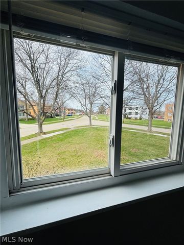 21045 Southbend Circle 6, Rocky River, OH 44116