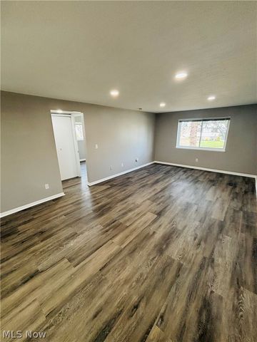 21045 Southbend Circle 6, Rocky River, OH 44116