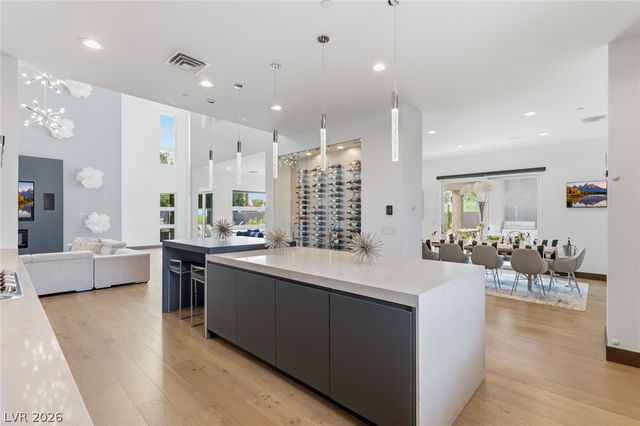 3740 Caesars Circle, Las Vegas, NV 89120