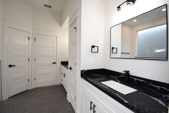 5615 Val Verde Street A, Houston, TX 77057