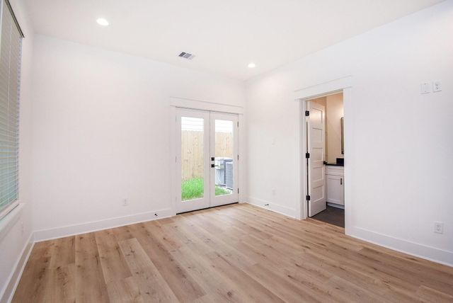 5615 Val Verde Street A, Houston, TX 77057