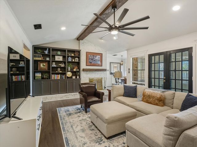 1662 Watson Road, Fort Worth, TX 76103