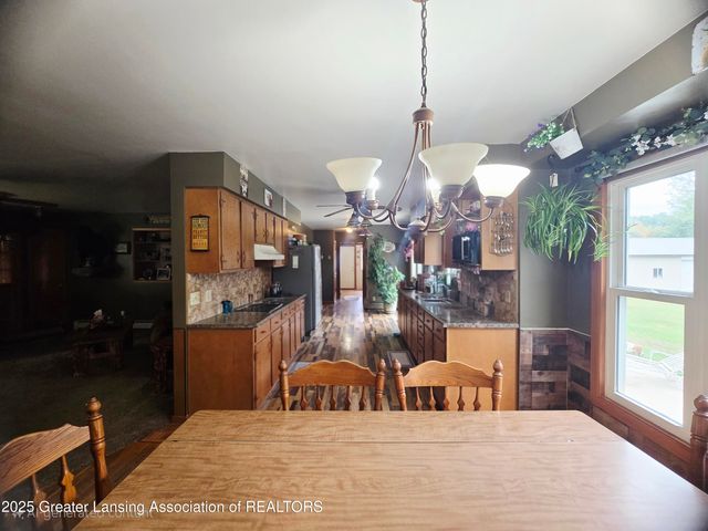 7694 N Meridian Road, Elsie, MI 48831