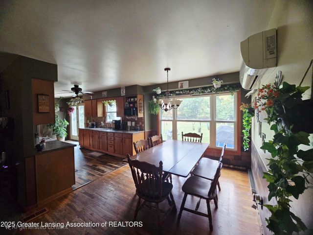 7694 N Meridian Road, Elsie, MI 48831