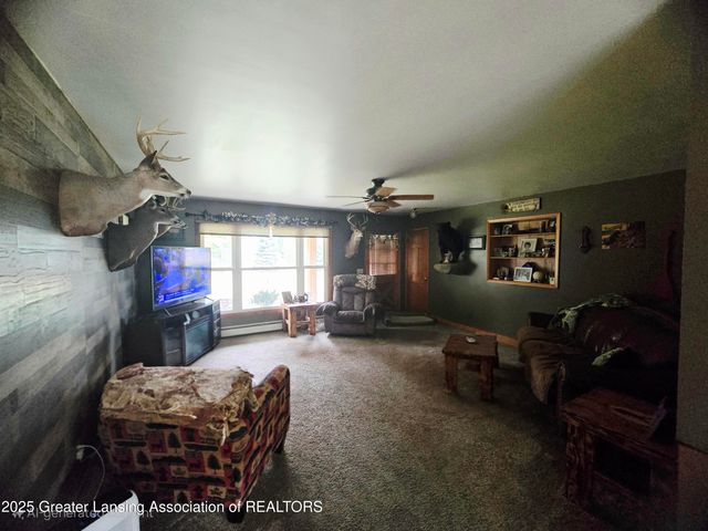 7694 N Meridian Road, Elsie, MI 48831