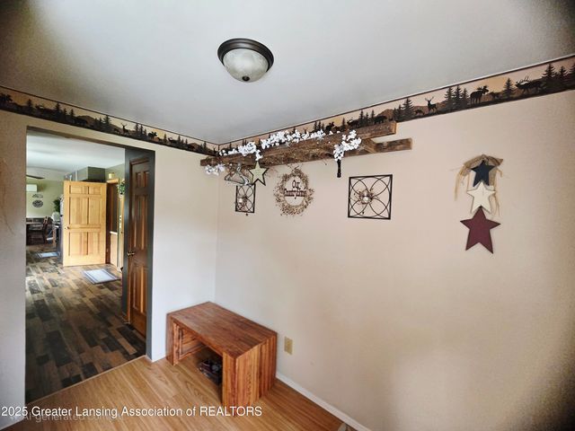 7694 N Meridian Road, Elsie, MI 48831