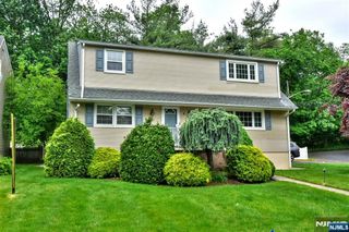 8 Royal Avenue, Hawthorne, NJ 07506