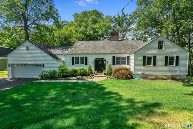 34 River Road, North Haven, CT 06473