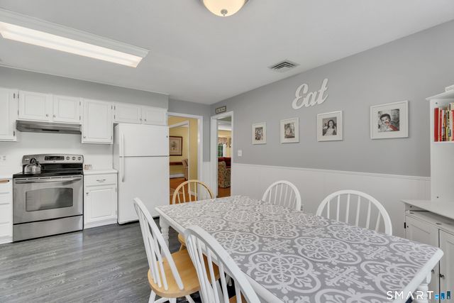 34 River Road, North Haven, CT 06473