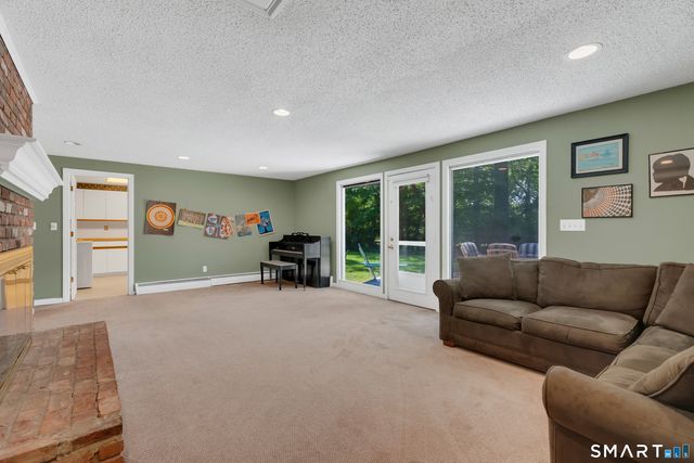 34 River Road, North Haven, CT 06473