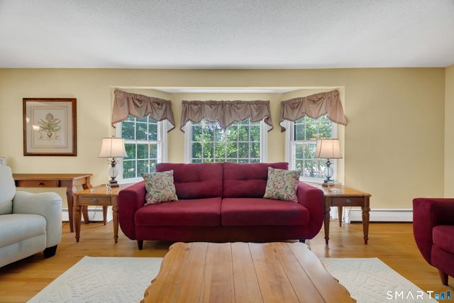 34 River Road, North Haven, CT 06473