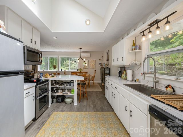 411 Patton Mountain Road, Asheville, NC 28804