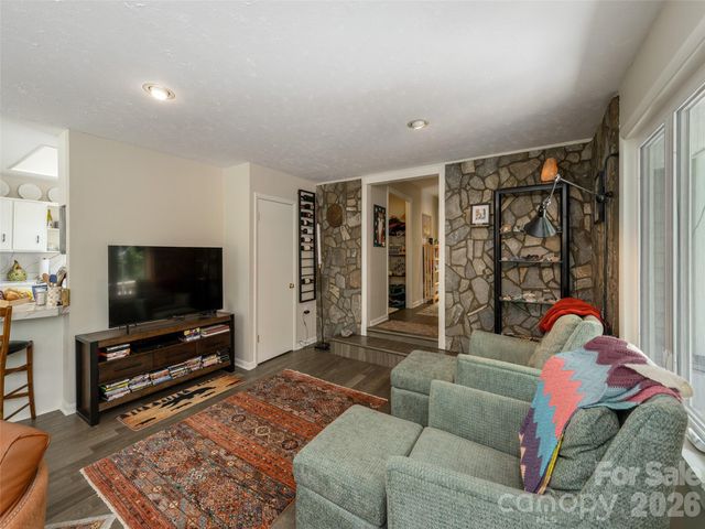 411 Patton Mountain Road, Asheville, NC 28804