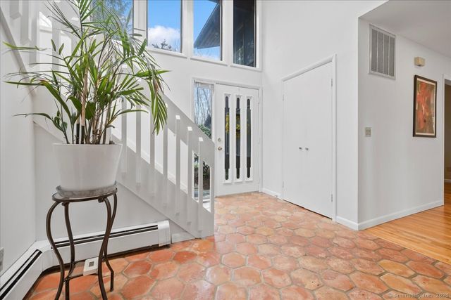 693 Den Road, Stamford, CT 06903