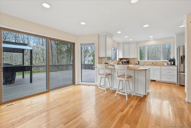 693 Den Road, Stamford, CT 06903