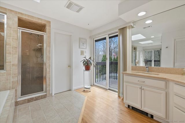 693 Den Road, Stamford, CT 06903