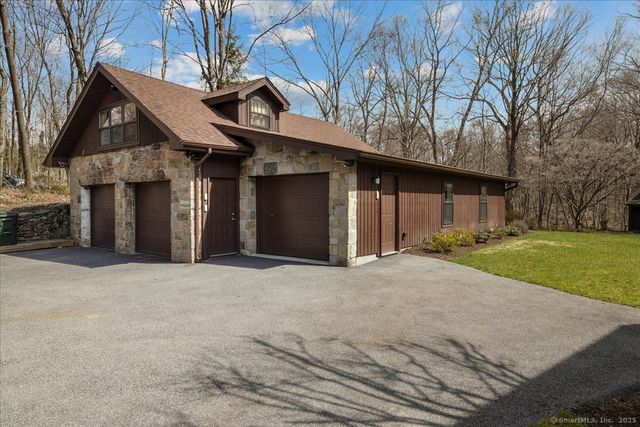 693 Den Road, Stamford, CT 06903