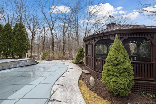 693 Den Road, Stamford, CT 06903