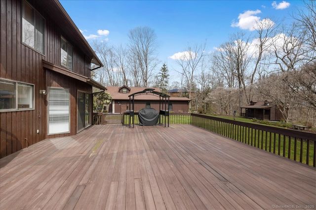 693 Den Road, Stamford, CT 06903