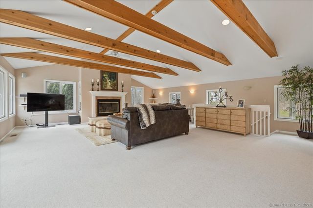 693 Den Road, Stamford, CT 06903