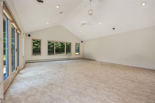 6 Twilight Court, Melville, NY 11747