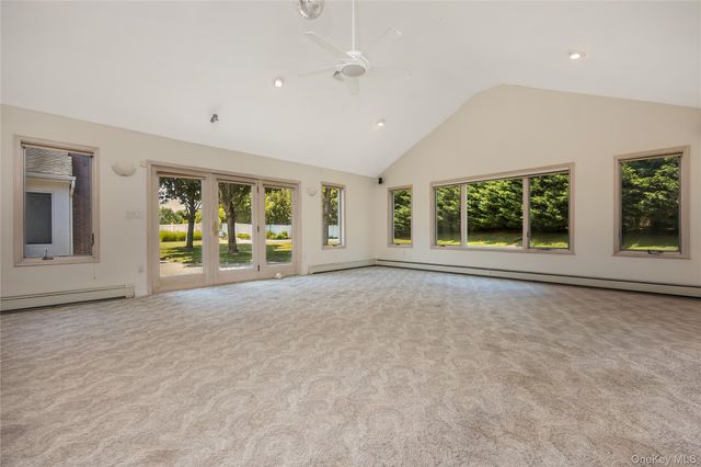 6 Twilight Court, Melville, NY 11747