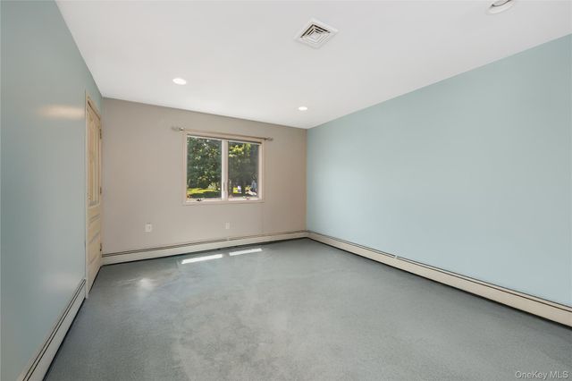 6 Twilight Court, Melville, NY 11747