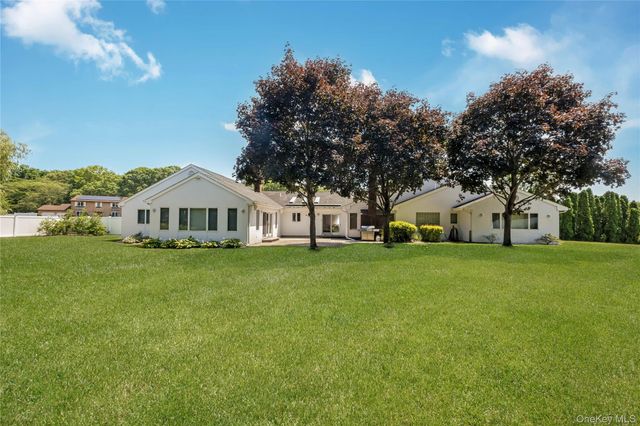 6 Twilight Court, Melville, NY 11747