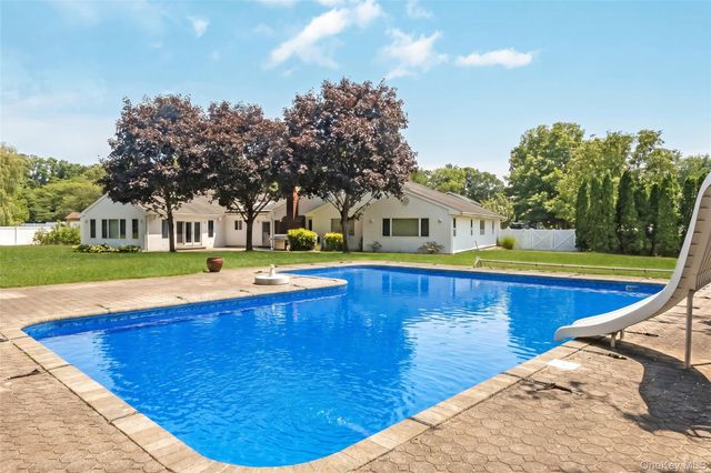 6 Twilight Court, Melville, NY 11747