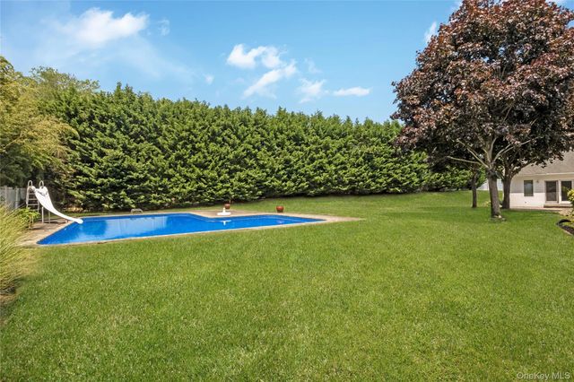6 Twilight Court, Melville, NY 11747