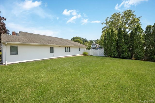 6 Twilight Court, Melville, NY 11747